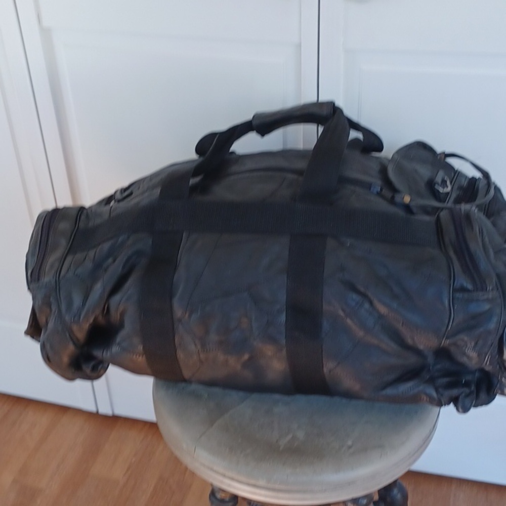 Leather luggage weekender bag lots of pockets black leather duffel bag - Picture 4 of 7